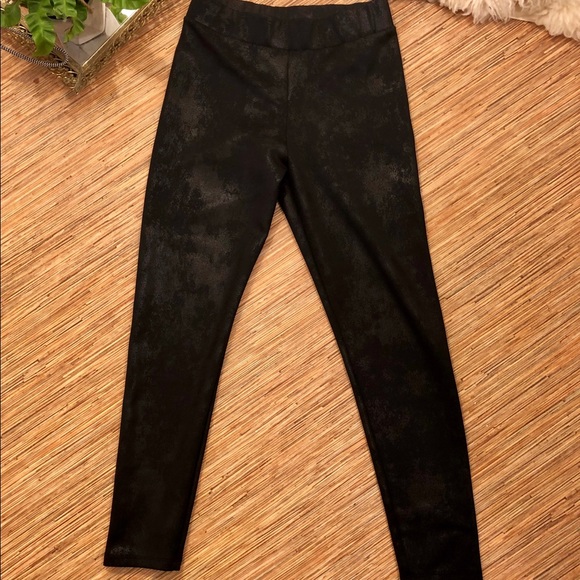 3/$30🌻| BCBG Foiled Leggings - Picture 5 of 7